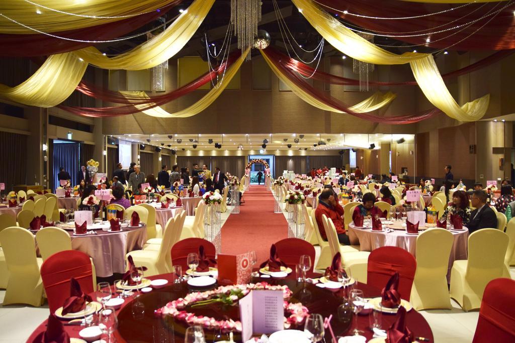 Look Royal Resort Chiayi Eksteriør bilde A wedding reception at a hotel