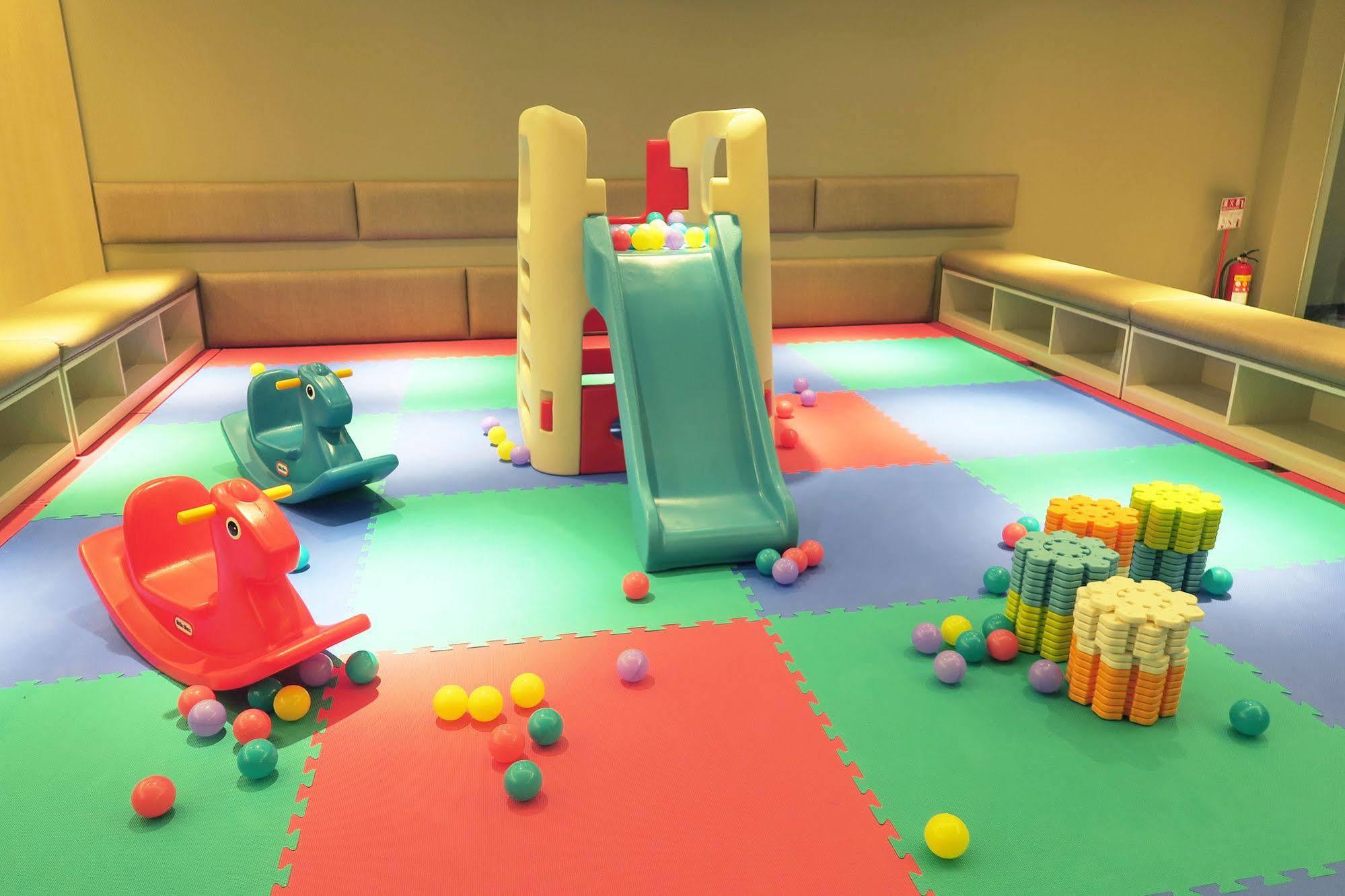 Look Royal Resort Chiayi Eksteriør bilde An indoor playground