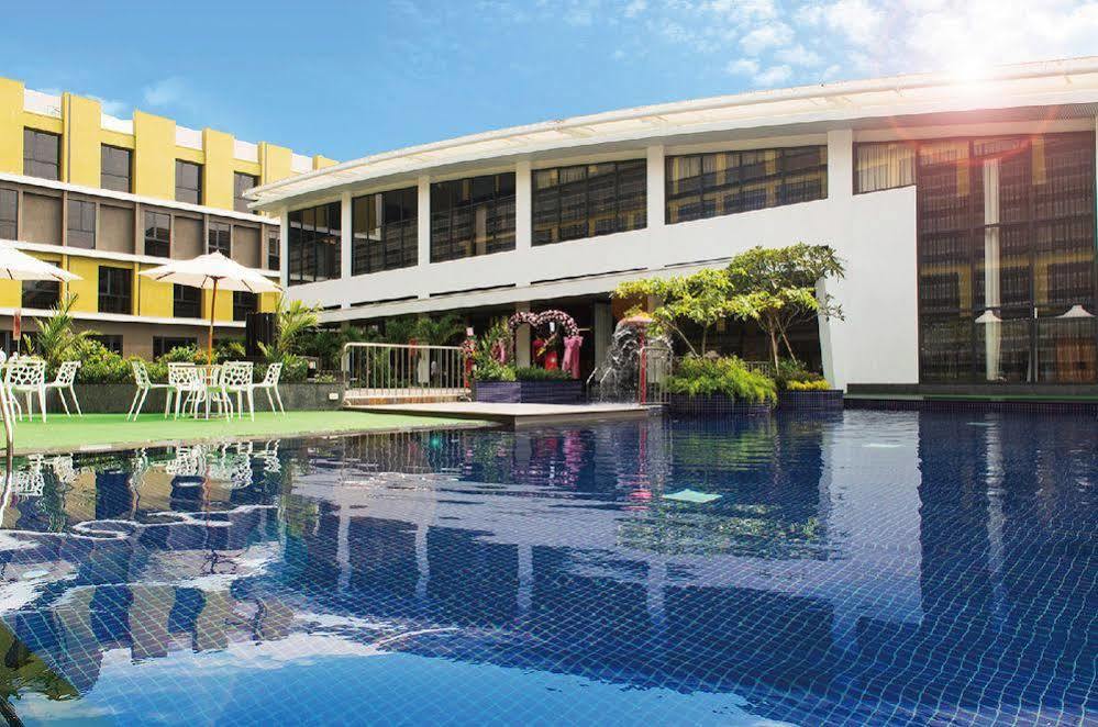 Look Royal Resort Chiayi Eksteriør bilde The swimming pool at the hotel