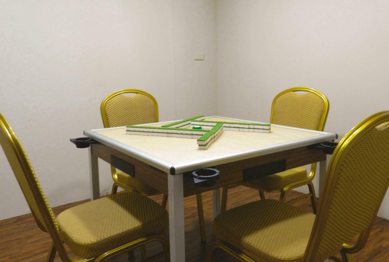 Look Royal Resort Chiayi Eksteriør bilde A carrom table